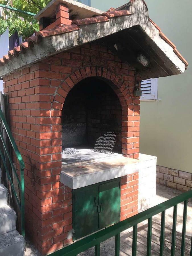 Apartmani Atila Damir Omiš Exterior foto