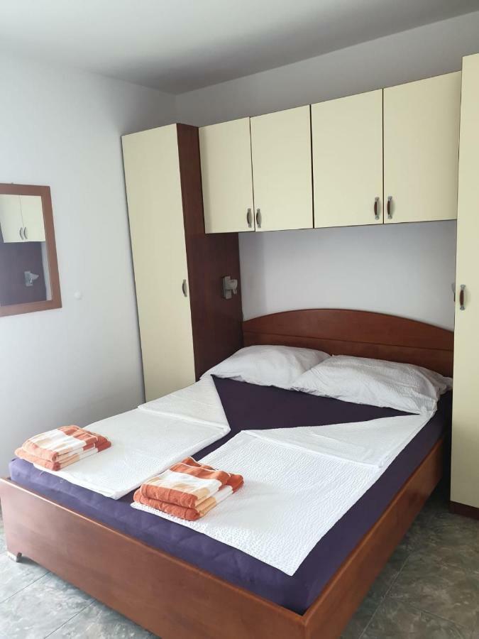 Apartmani Atila Damir Omiš Exterior foto